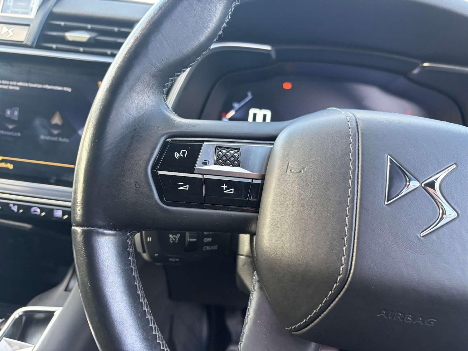 Used DS Automobiles DS 7 Crossback 2018 for sale - 76829898: Photo 46