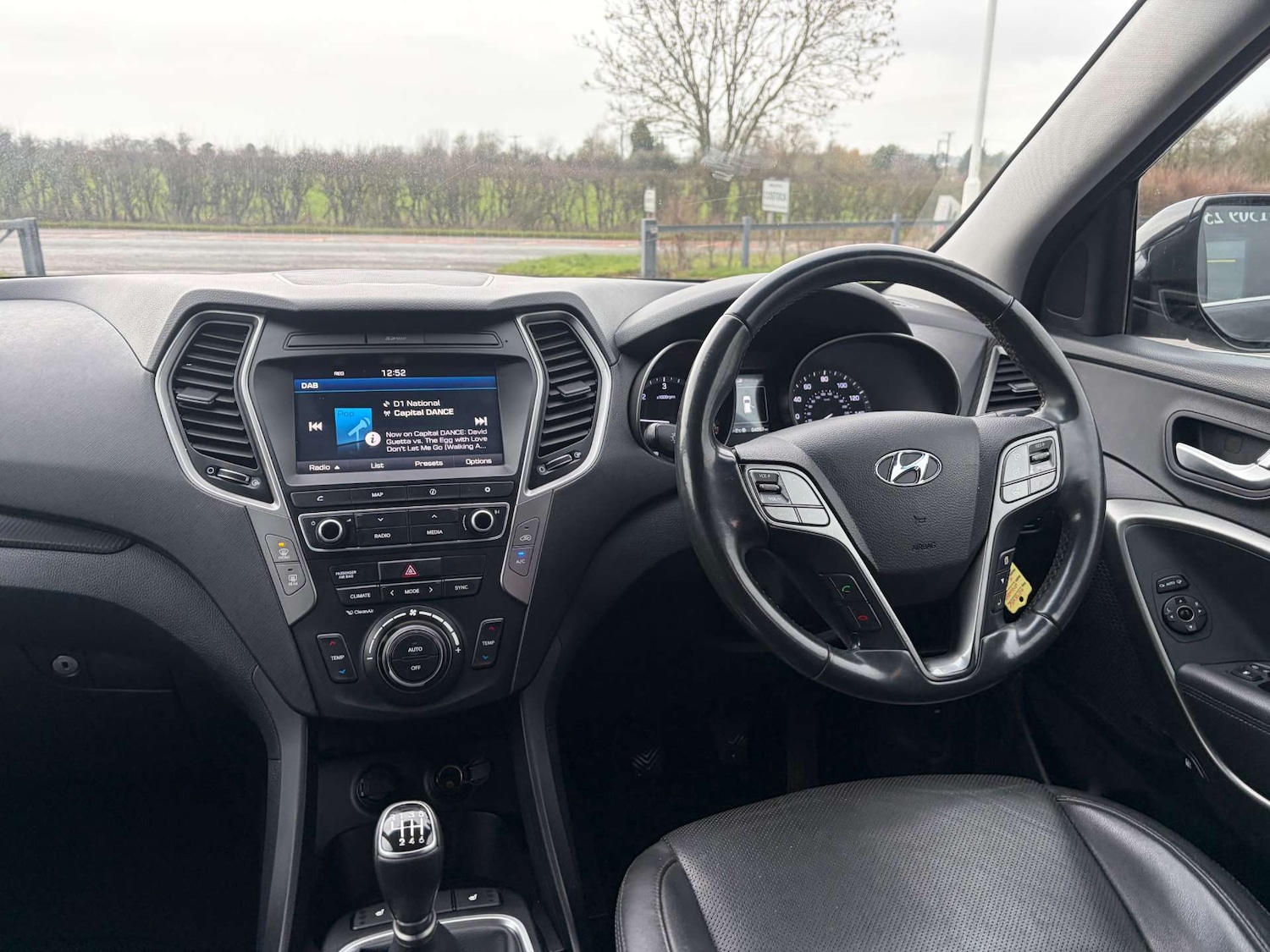 Used Hyundai Santa Fe 2018 for sale - 76979288: Photo 2