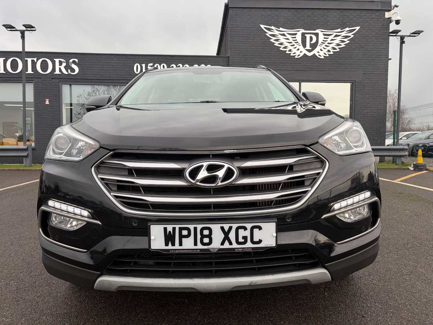 Used Hyundai Santa Fe 2018 for sale - 76979288: Photo 3