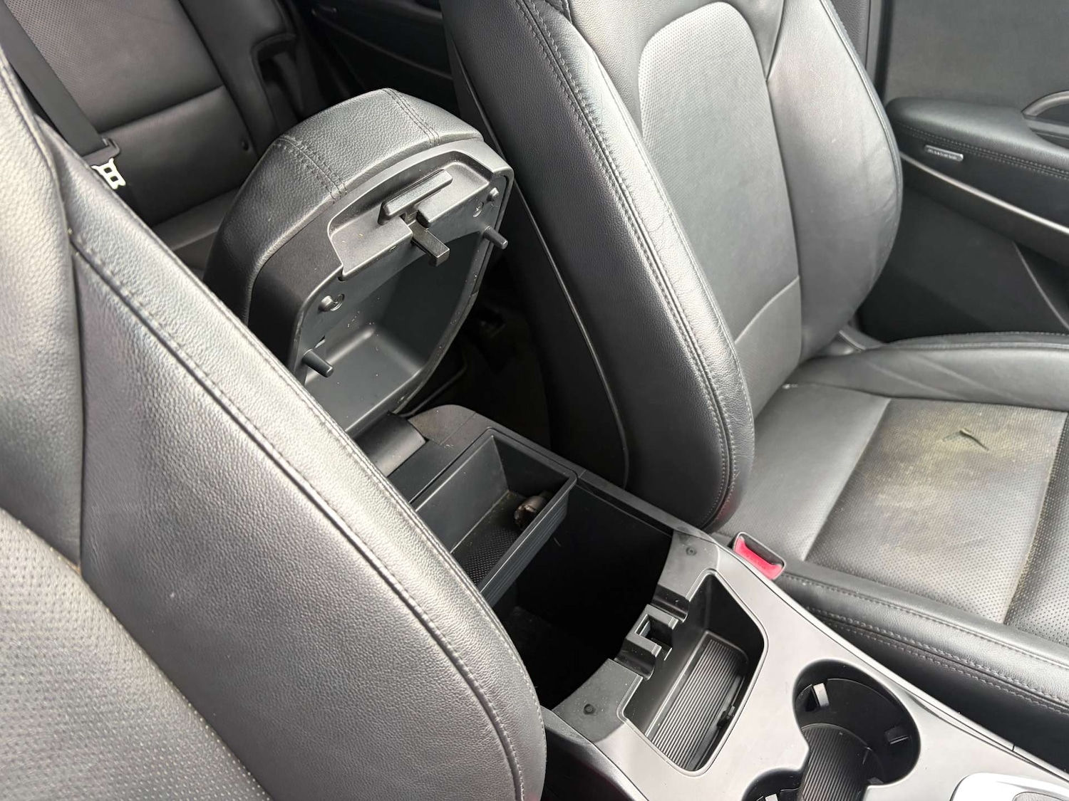 Used Hyundai Santa Fe 2018 for sale - 76979288: Photo 45