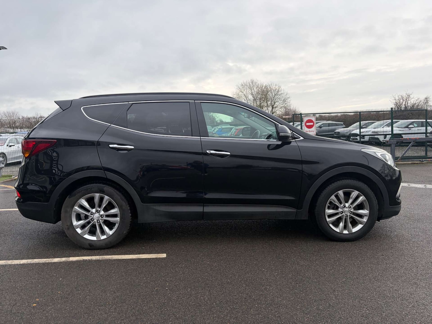 Used Hyundai Santa Fe 2018 for sale - 76979288: Photo 9