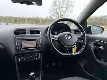 Used Volkswagen Polo 2014 for sale - 76851364: Photo