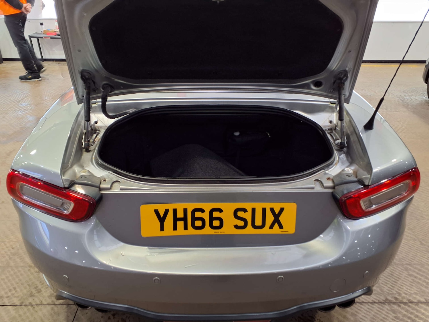 Used Abarth 124 Spider 2016 for sale - 77523386: Photo 17