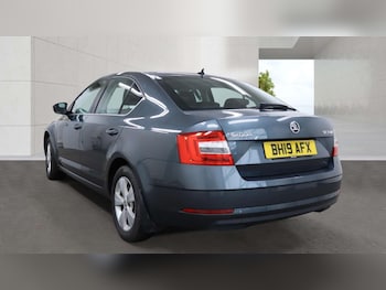 Used Skoda Octavia 2019 for sale - 78698855: Photo