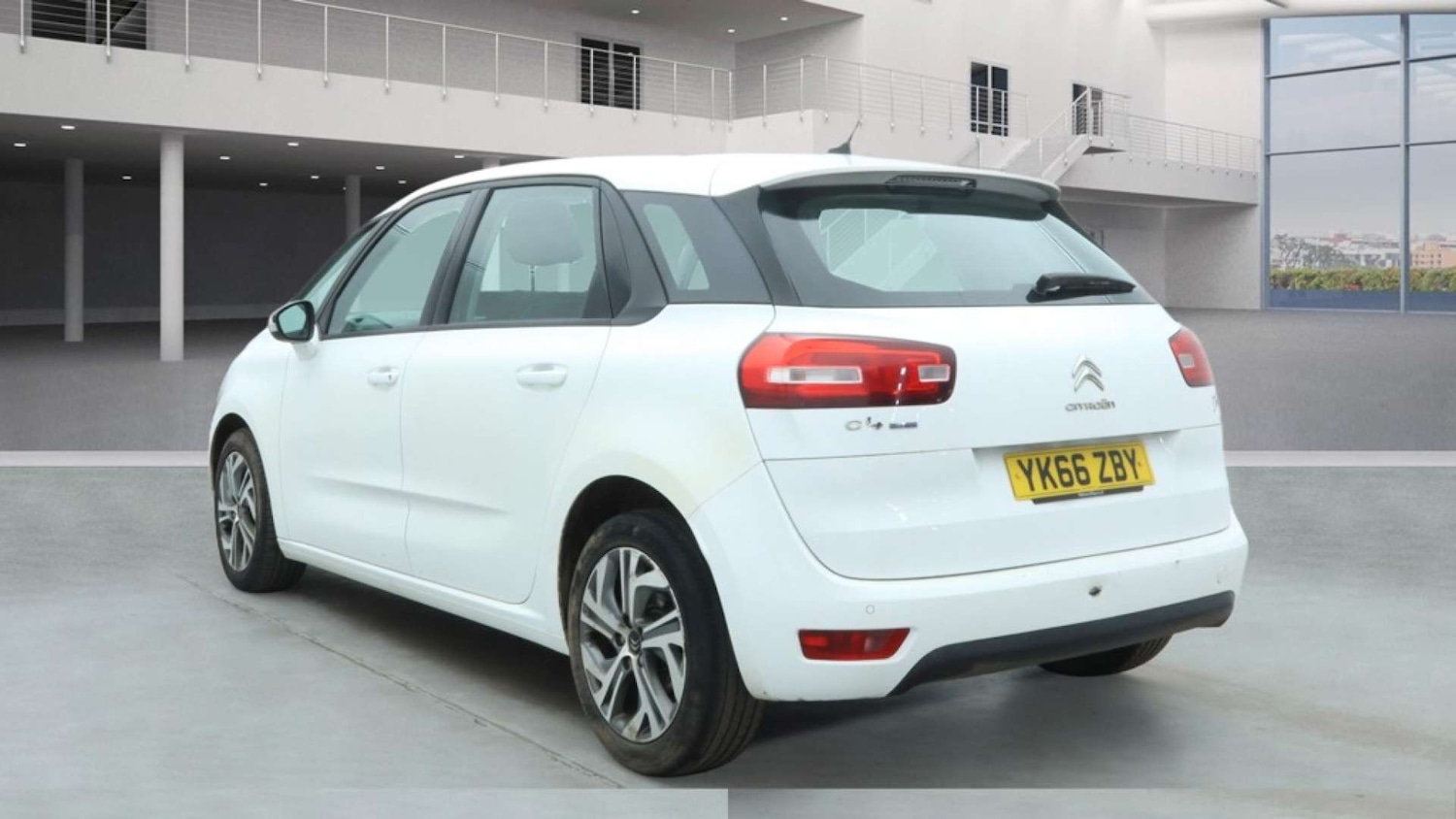 Used Citroen C4 Picasso 2016 for sale - 77262746: Photo 4