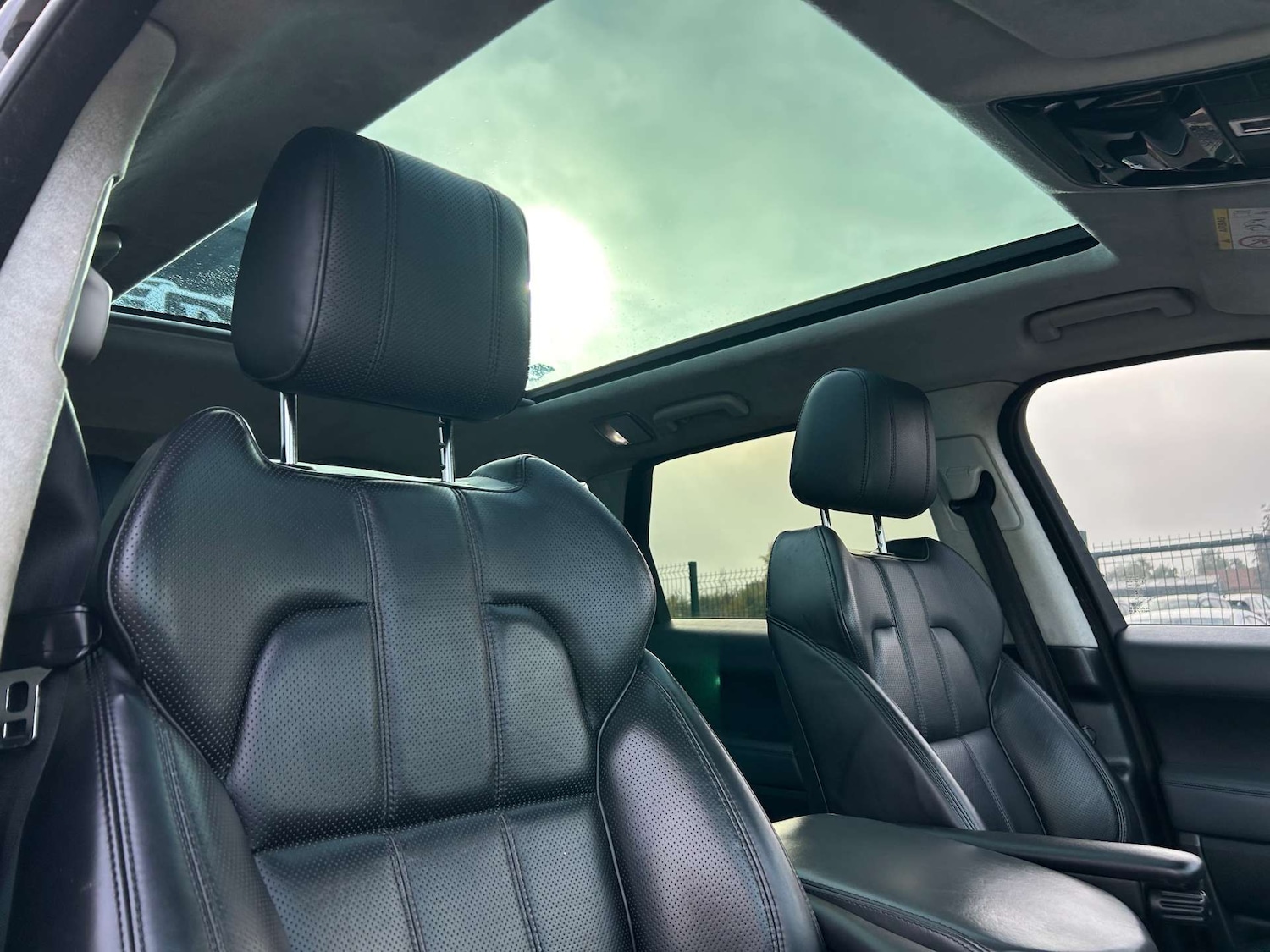 Used Land Rover Range Rover Sport 2015 for sale - 76770240: Photo 15