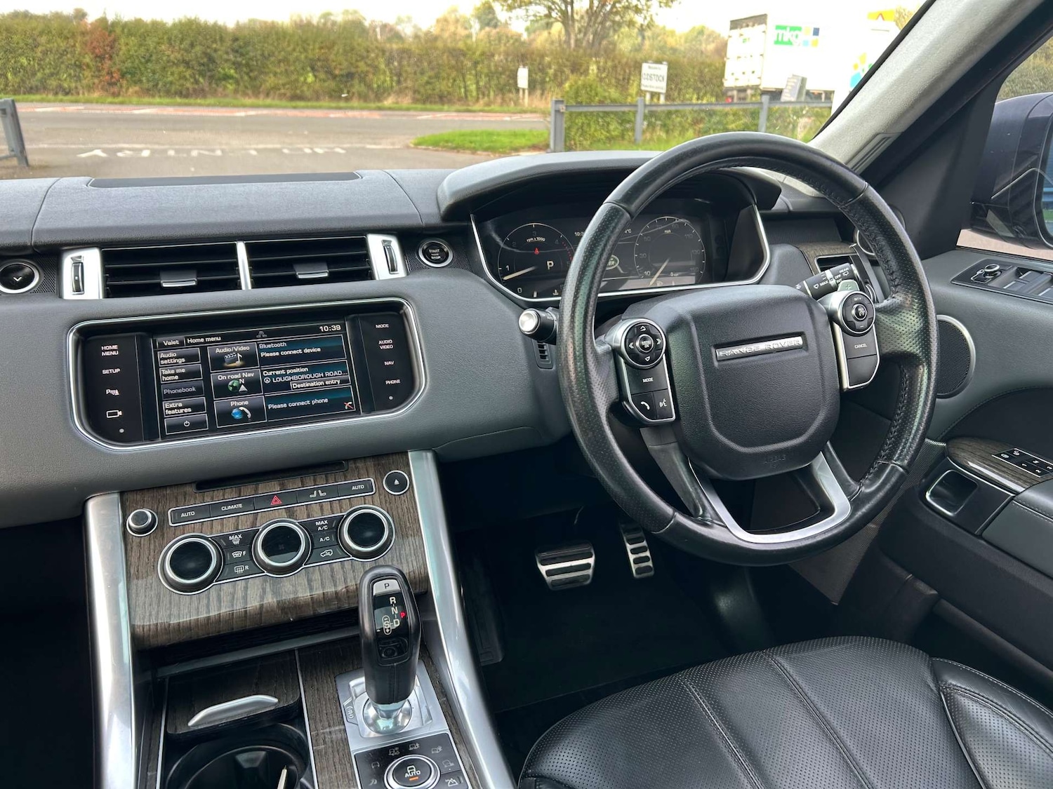 Used Land Rover Range Rover Sport 2015 for sale - 76770240: Photo 2