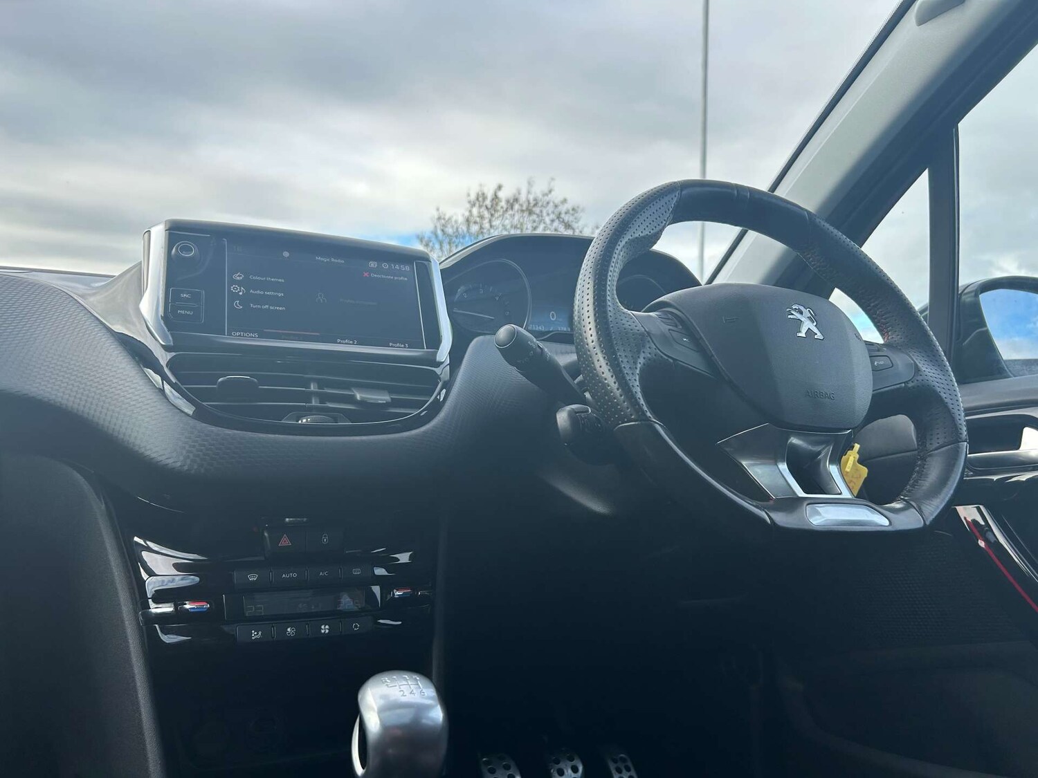 Used Peugeot 2008 2017 for sale - 76223008: Photo 18