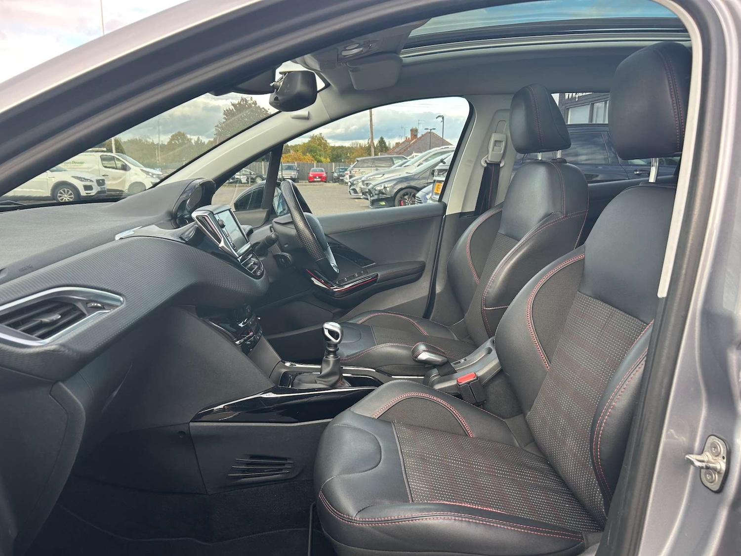 Used Peugeot 2008 2017 for sale - 76223008: Photo 29