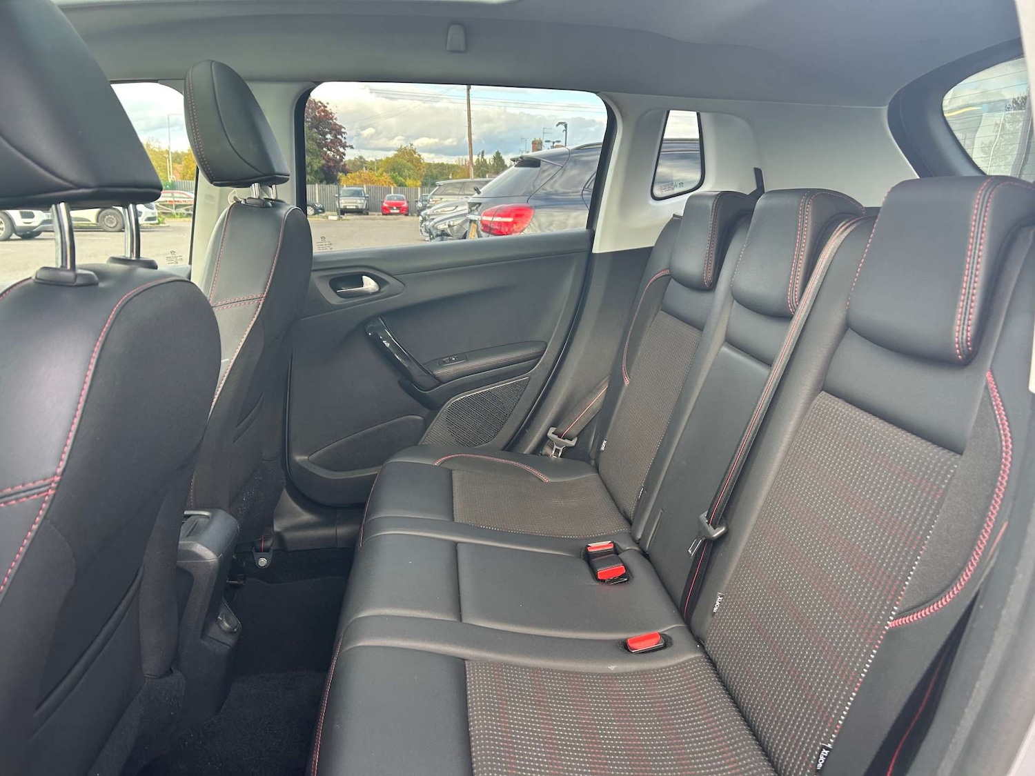 Used Peugeot 2008 2017 for sale - 76223008: Photo 30