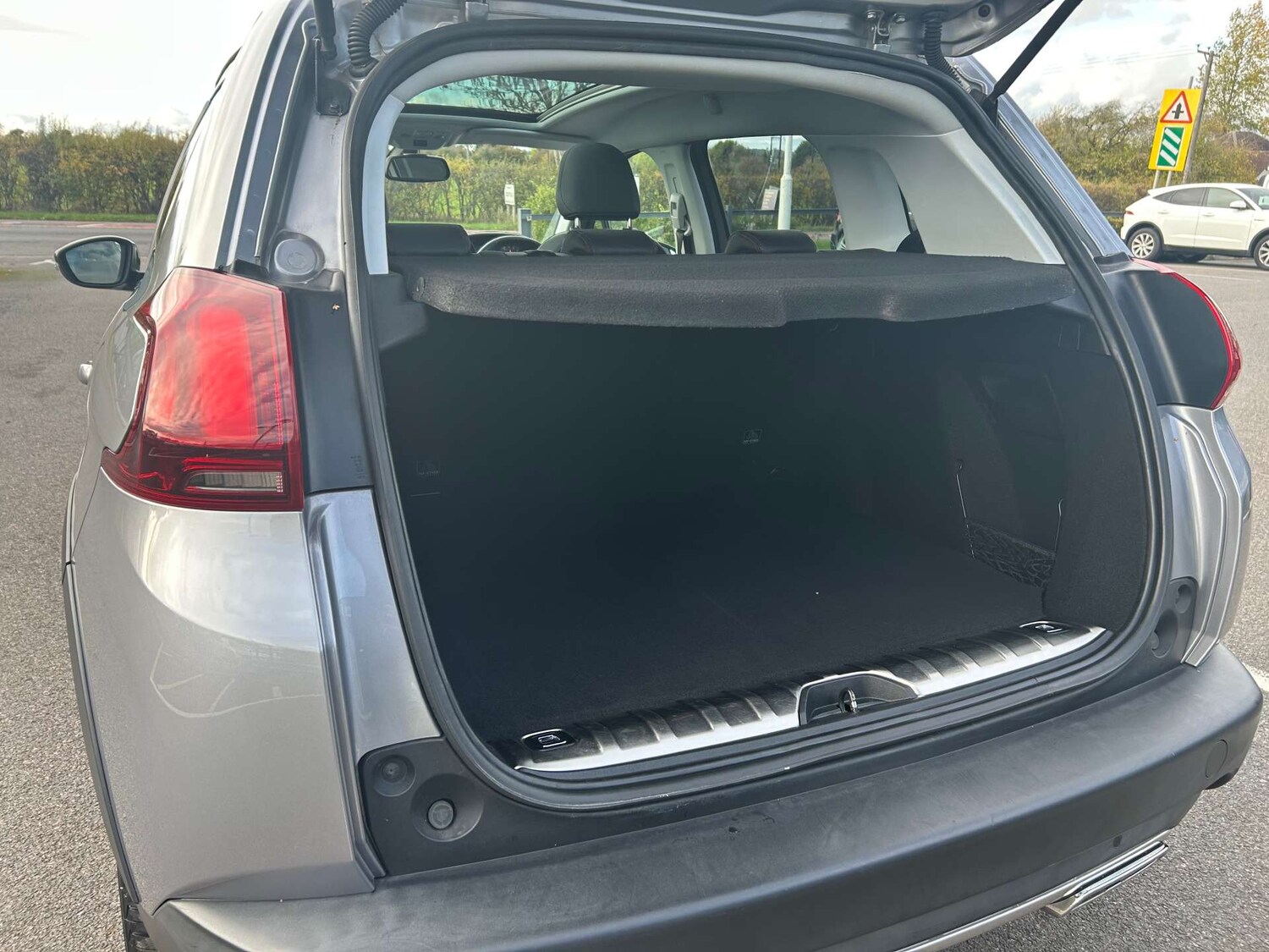 Used Peugeot 2008 2017 for sale - 76223008: Photo 35