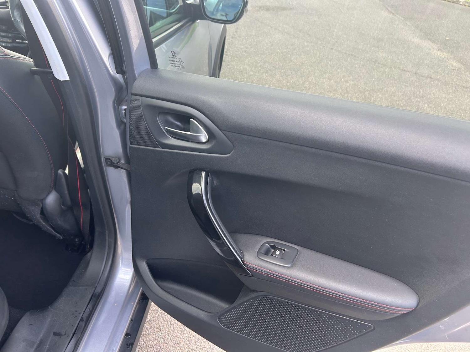 Used Peugeot 2008 2017 for sale - 76223008: Photo 42