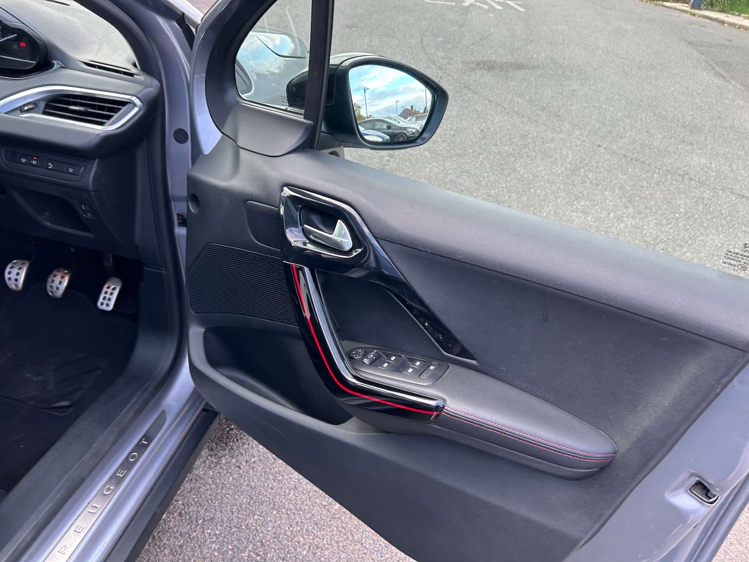 Used Peugeot 2008 2017 for sale - 76223008: Photo 48