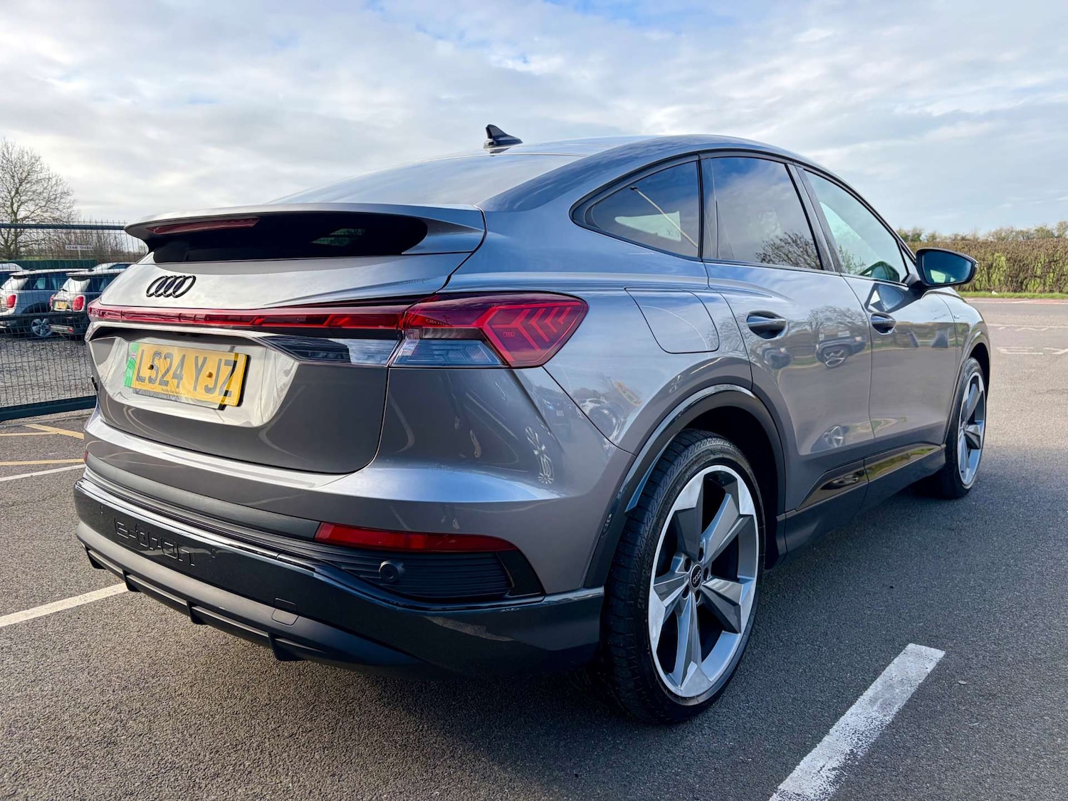 Used Audi Q4 e-tron 2024 for sale - 77809763: Photo 8