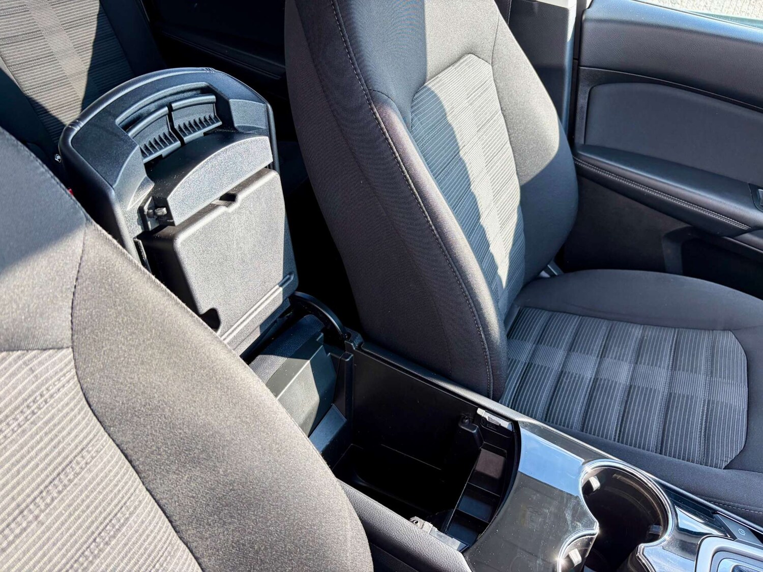 Used Ford Galaxy 2018 for sale - 78152409: Photo 47