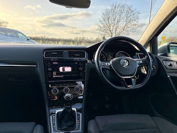 Used Volkswagen Golf 2018 for sale - 78765043: Photo