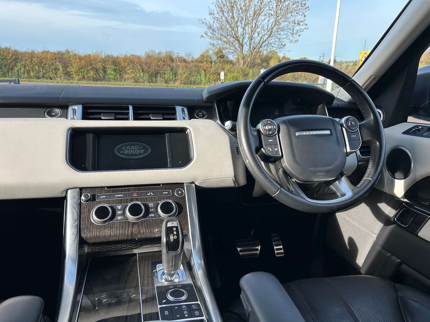 Used Land Rover Range Rover Sport 2016 for sale - 75895879: Photo 2