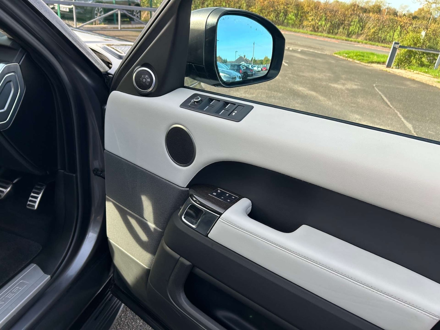 Used Land Rover Range Rover Sport 2016 for sale - 75895879: Photo 43