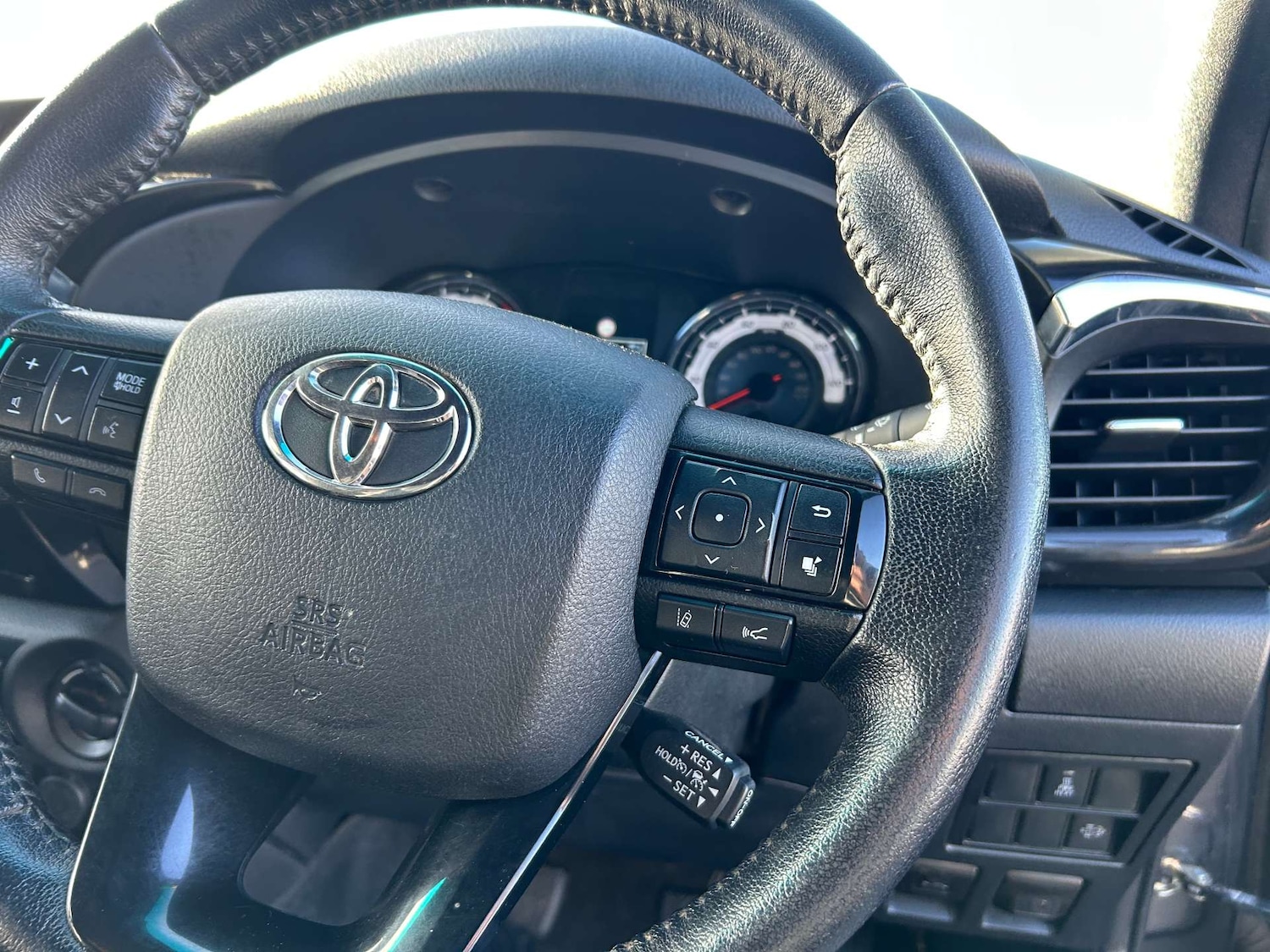 Used Toyota Hilux 2021 for sale - 76384151: Photo 44