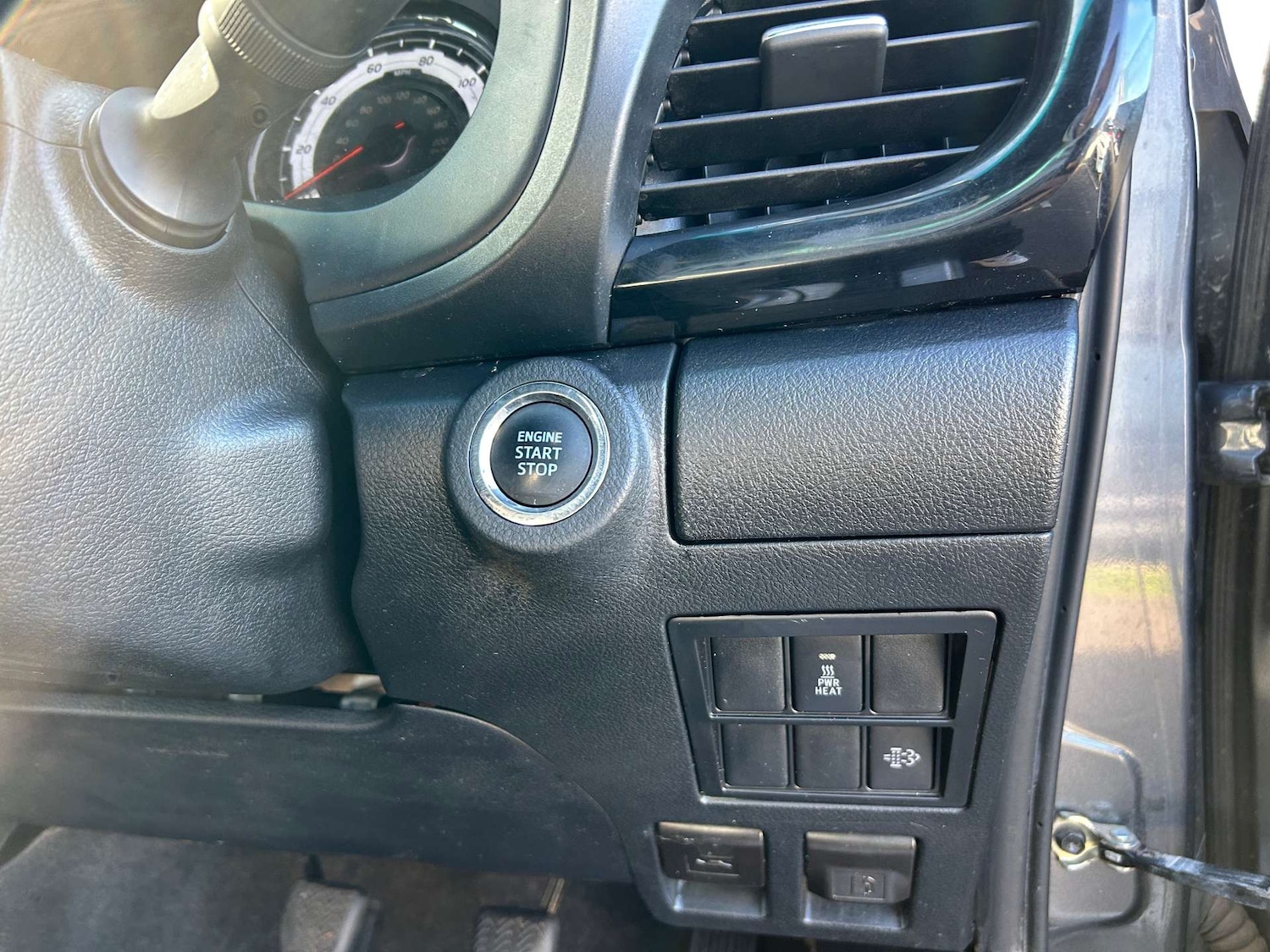 Used Toyota Hilux 2021 for sale - 76384151: Photo 47