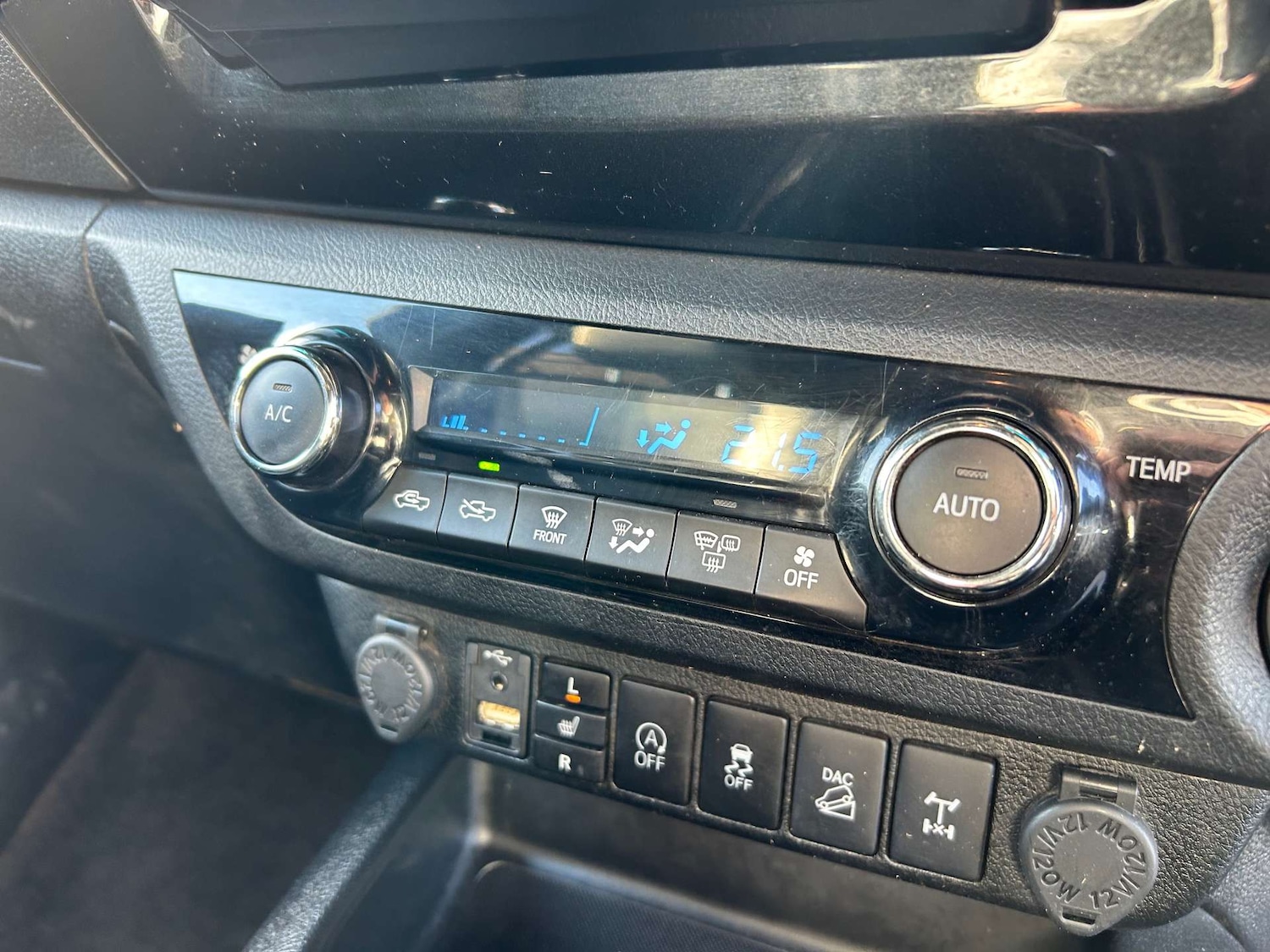 Used Toyota Hilux 2021 for sale - 76384151: Photo 54