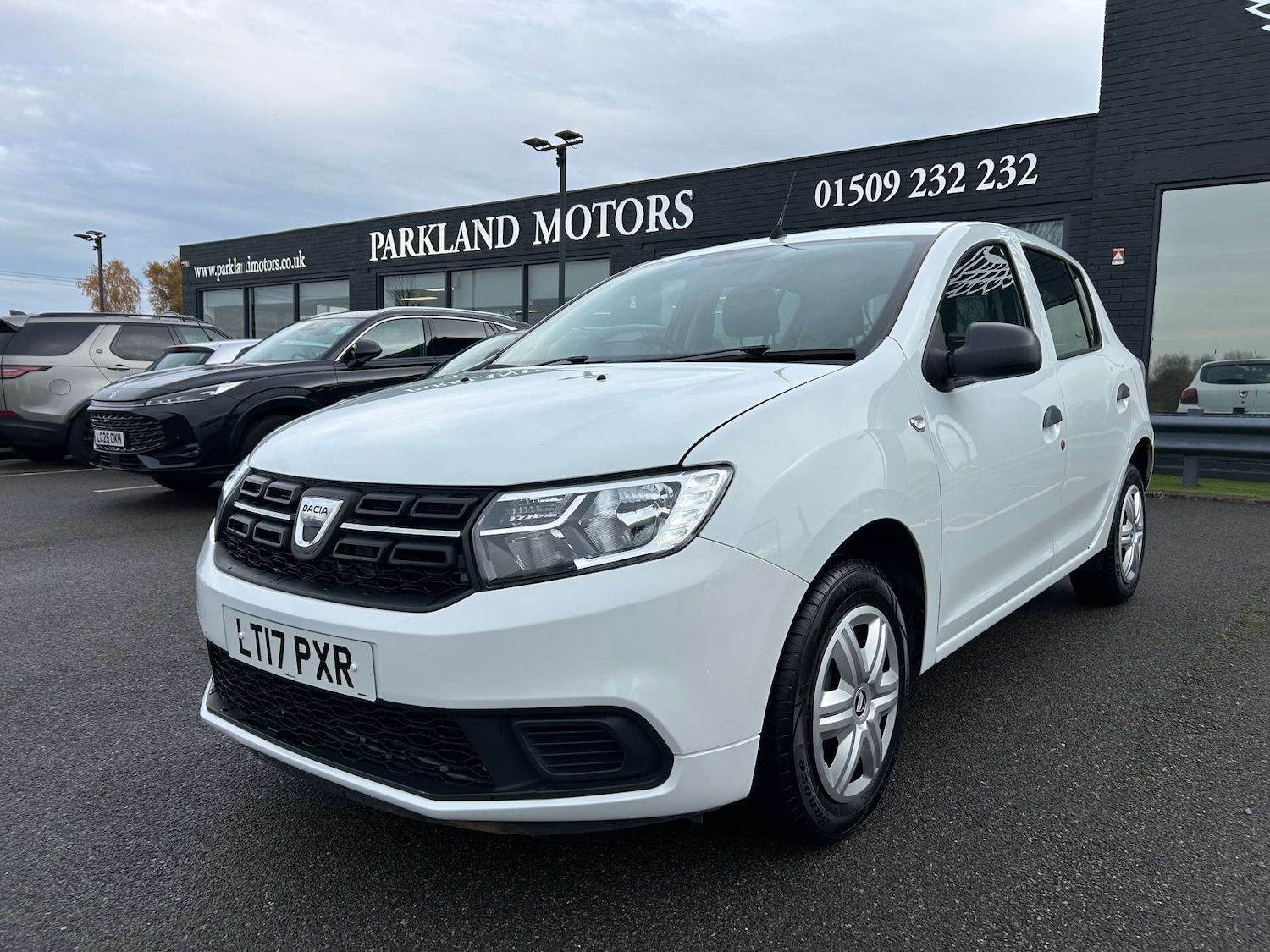 Used Dacia Sandero 2017 for sale - 76724018: Photo 2