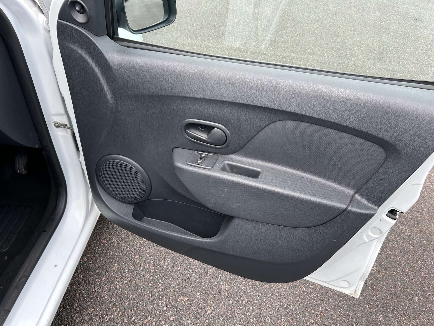 Used Dacia Sandero 2017 for sale - 76724018: Photo 37