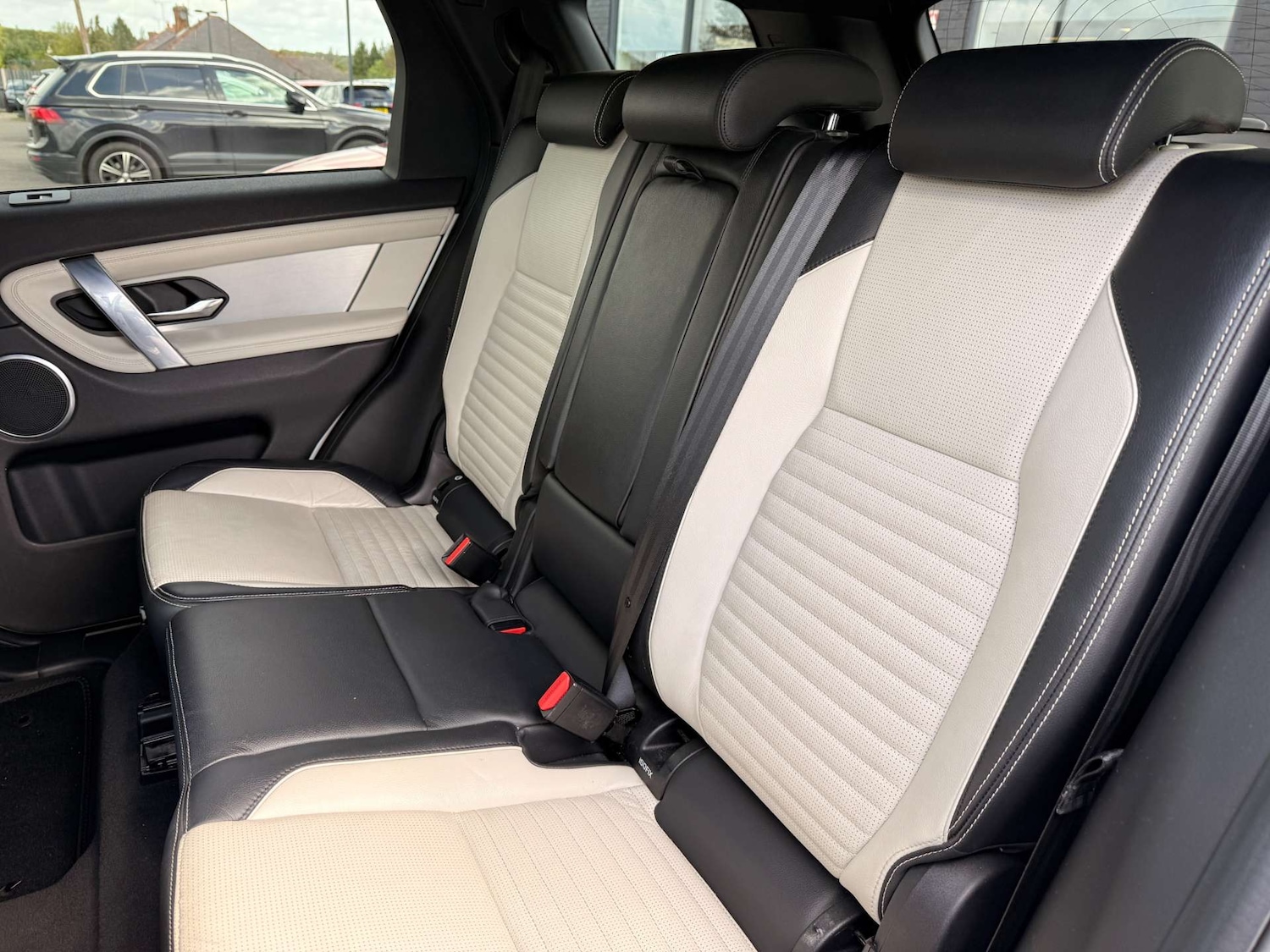 Used Land Rover Discovery Sport 2021 for sale - 75840414: Photo 24