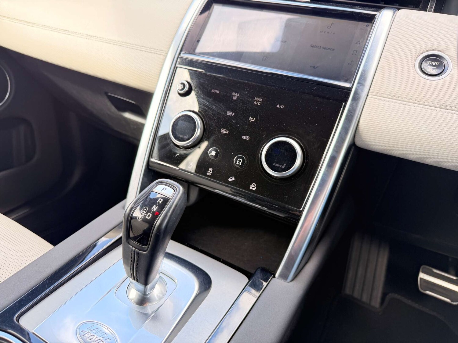 Used Land Rover Discovery Sport 2021 for sale - 75840414: Photo 52