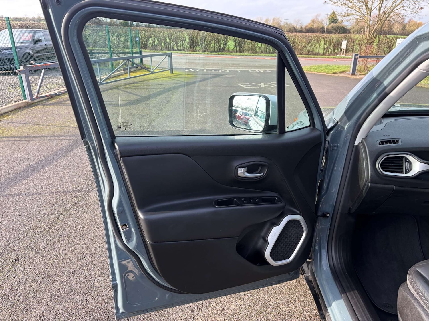 Used Jeep Renegade 2016 for sale - 77600090: Photo 14