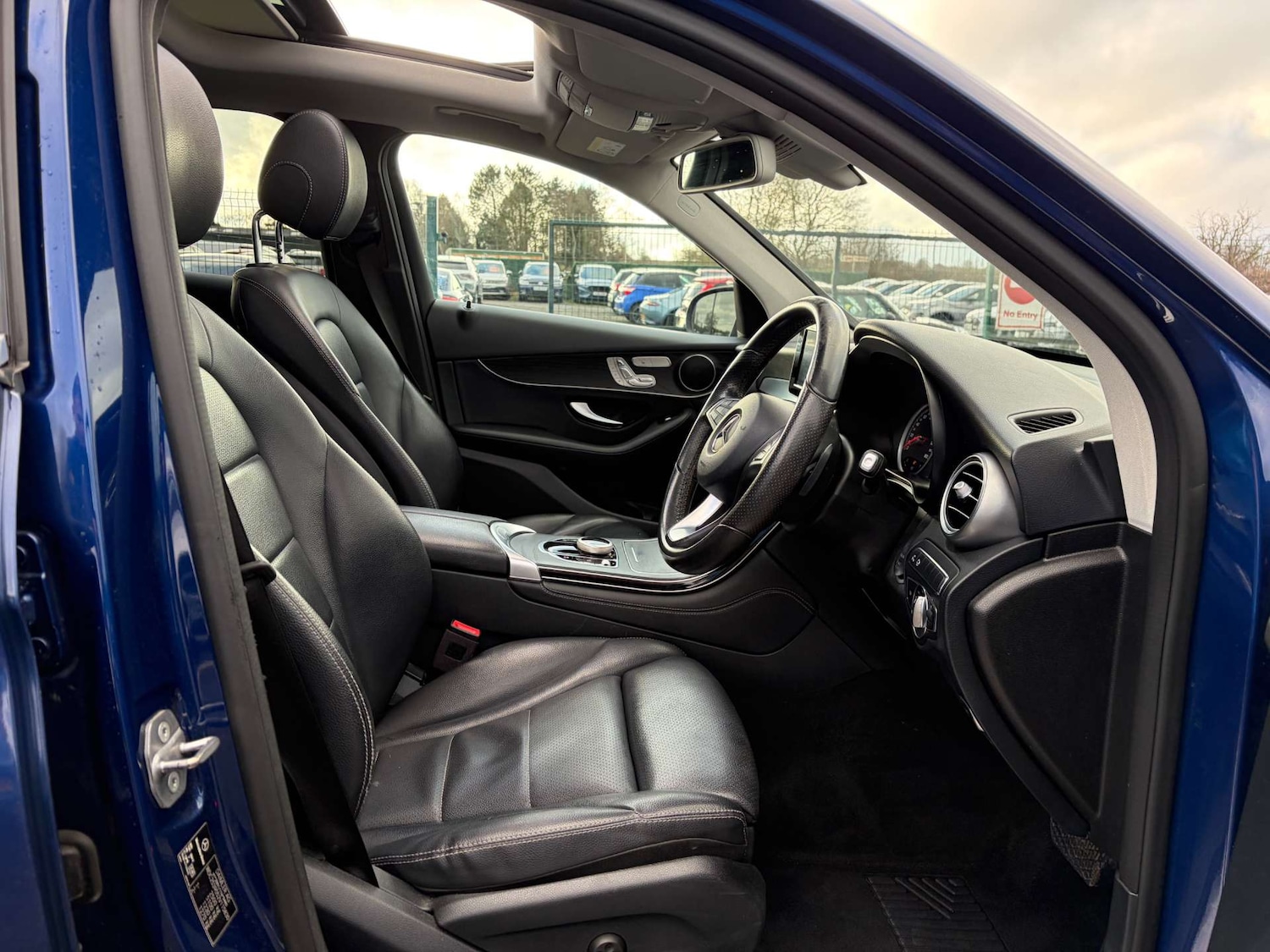 Used Mercedes-Benz GLC 2018 for sale - 77262826: Photo 41