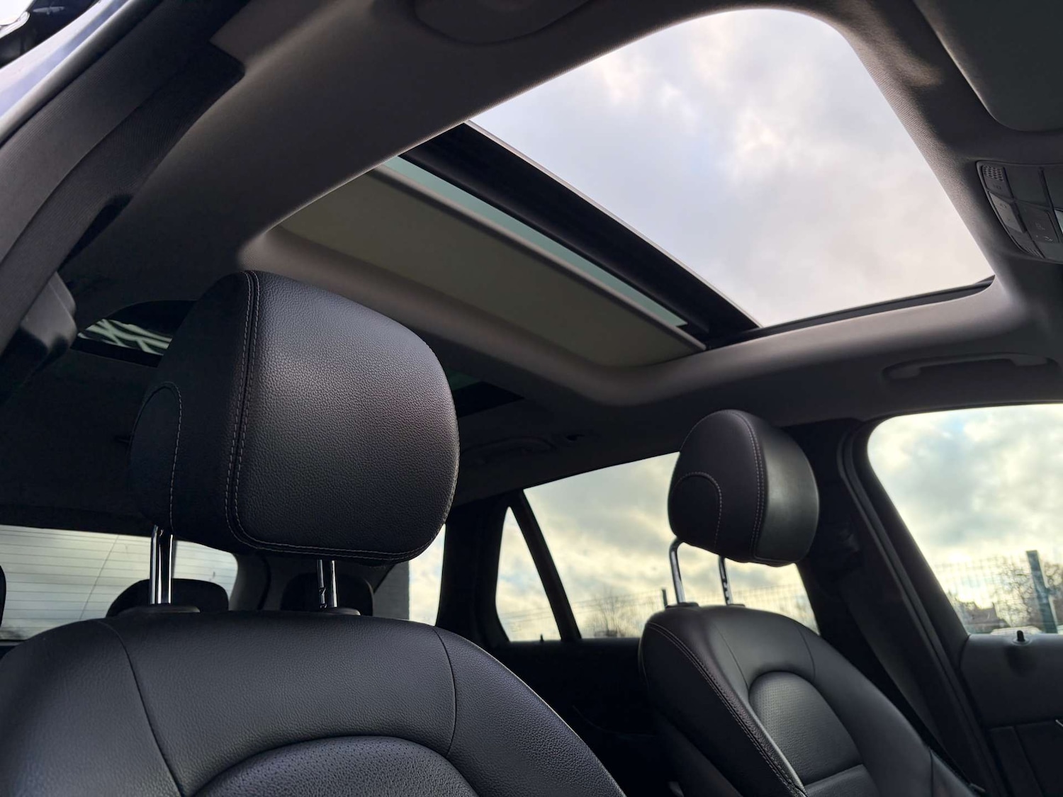 Used Mercedes-Benz GLC 2018 for sale - 77262826: Photo 43