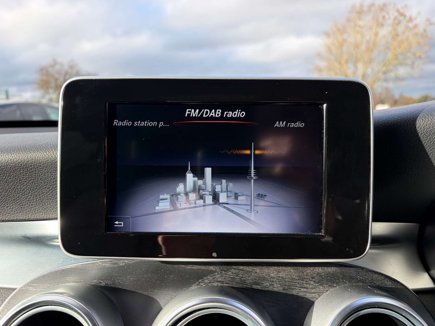 Used Mercedes-Benz GLC 2018 for sale - 77262826: Photo 63