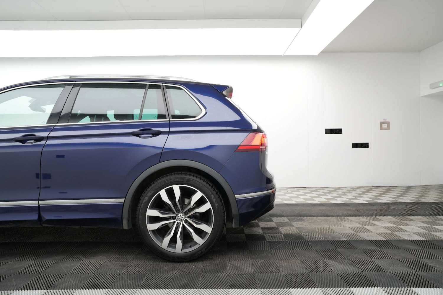 Used Volkswagen Tiguan 2017 for sale - 77163700: Photo 11