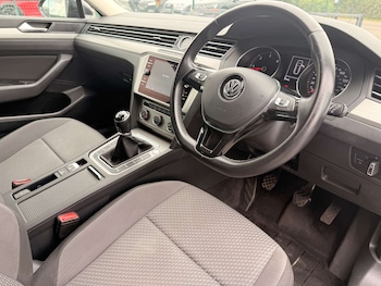 Used Volkswagen Passat 2018 for sale - 75929337: Photo