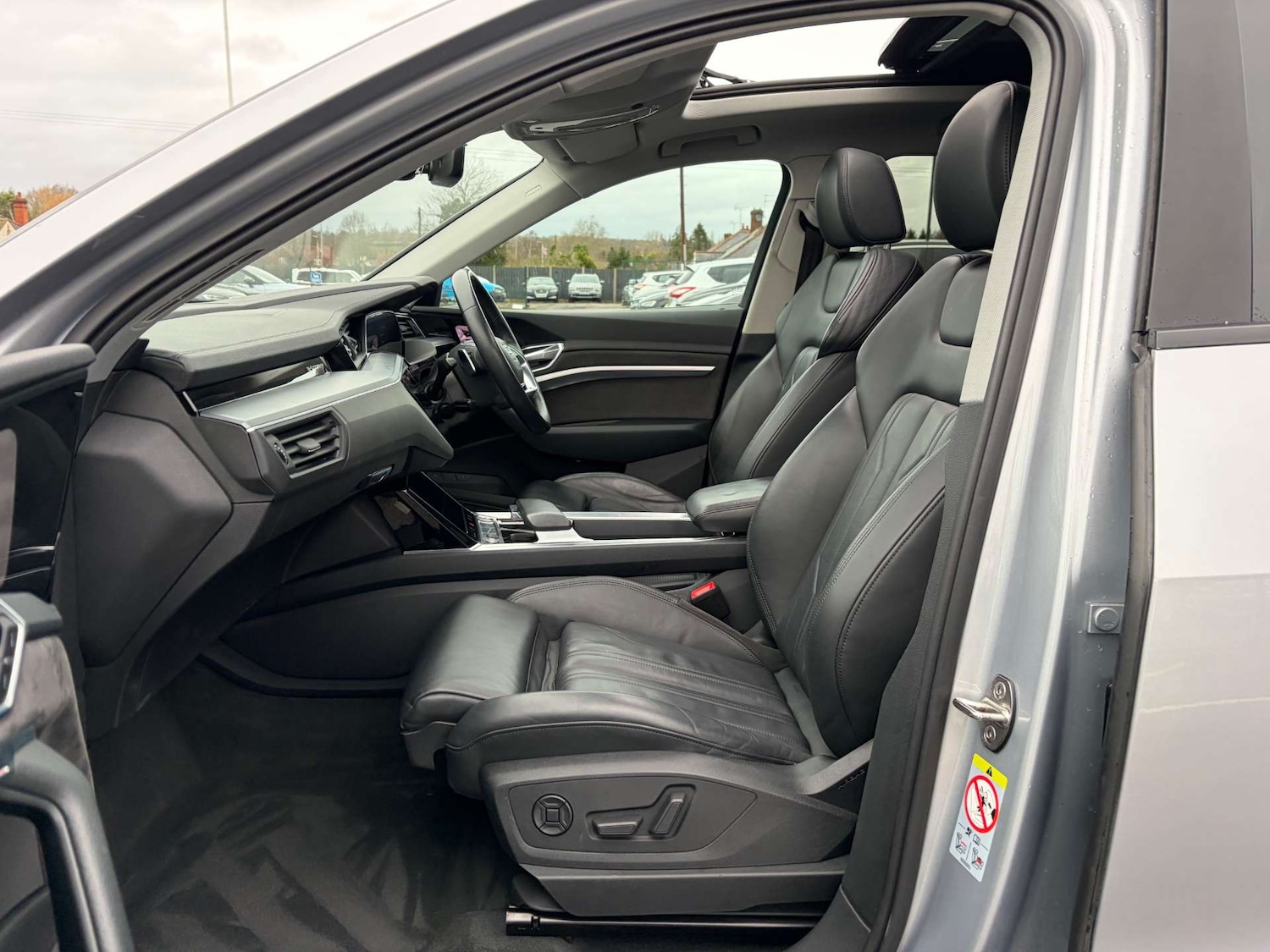 Used Audi e-tron 2019 for sale - 76973933: Photo 17