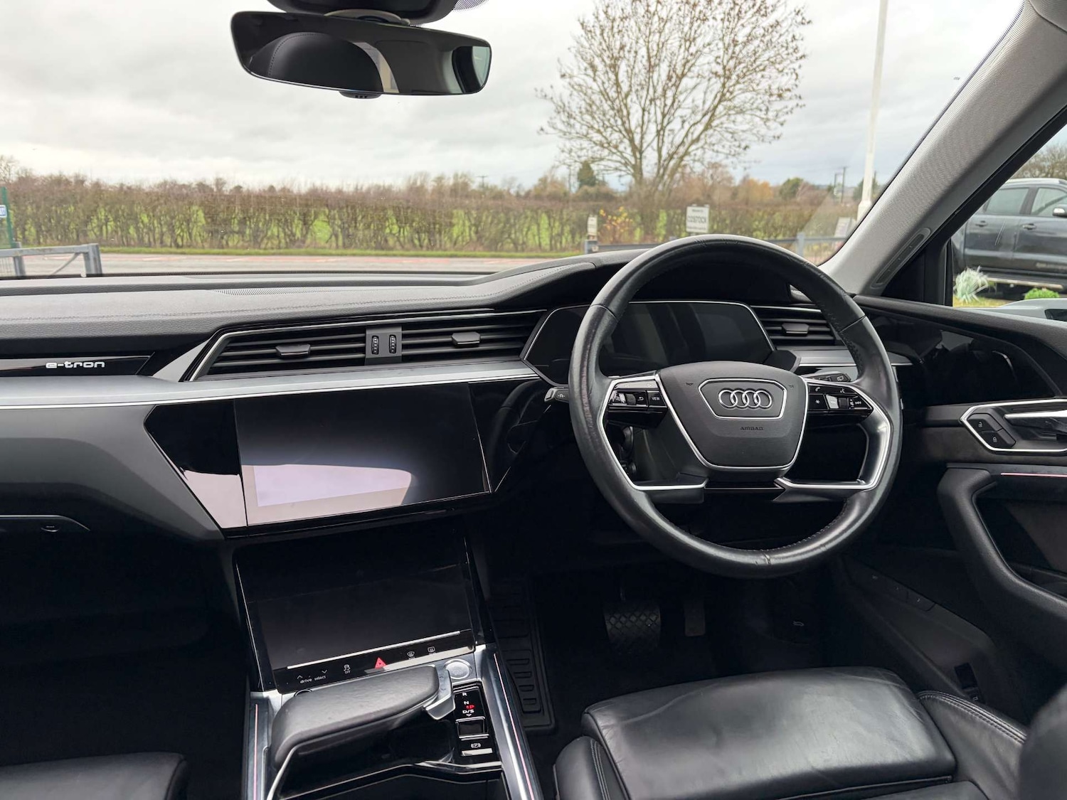 Used Audi e-tron 2019 for sale - 76973933: Photo 2