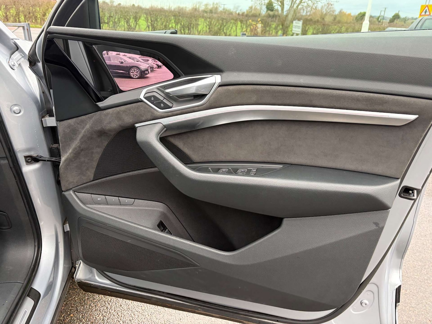 Used Audi e-tron 2019 for sale - 76973933: Photo 41