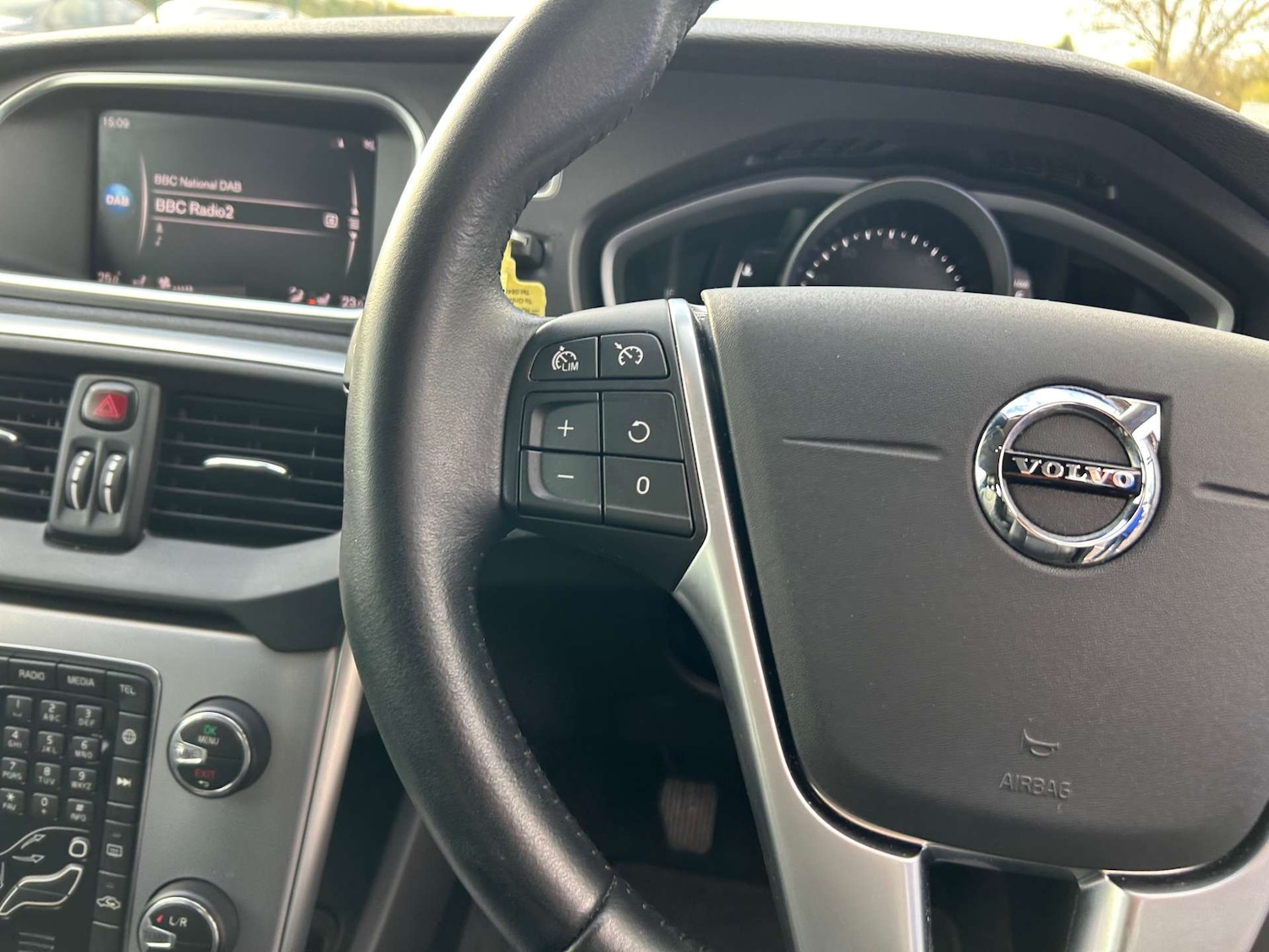 Used Volvo V40 2018 for sale - 77573067: Photo 25