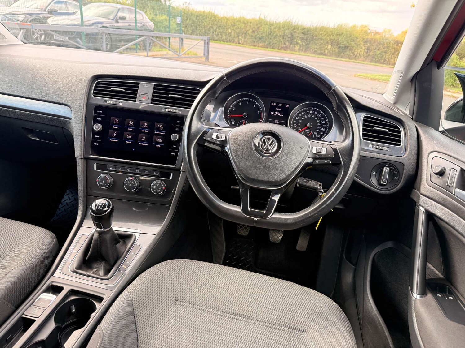 Used Volkswagen Golf 2018 for sale - 75725852: Photo 42