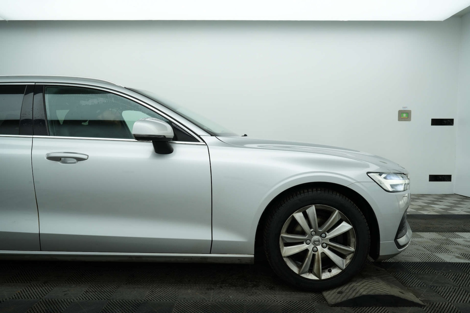 Used Volvo V60 2018 for sale - 78063305: Photo 12