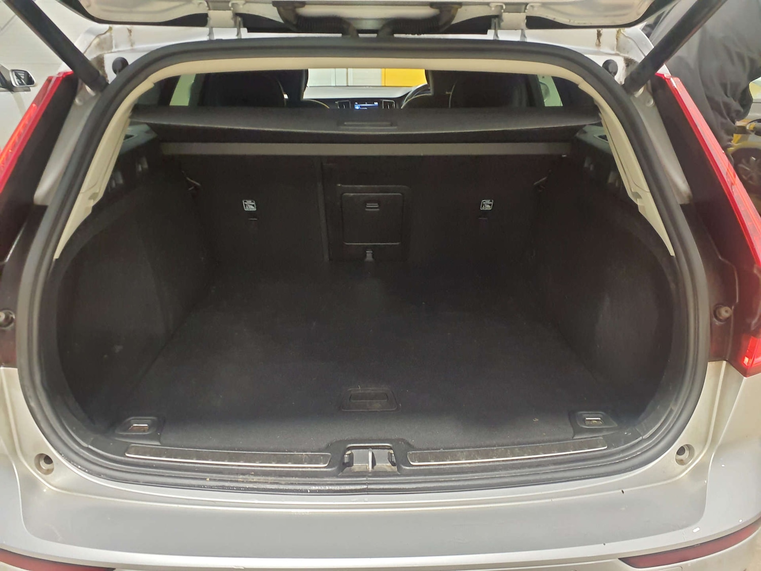 Used Volvo V60 2018 for sale - 78063305: Photo 17