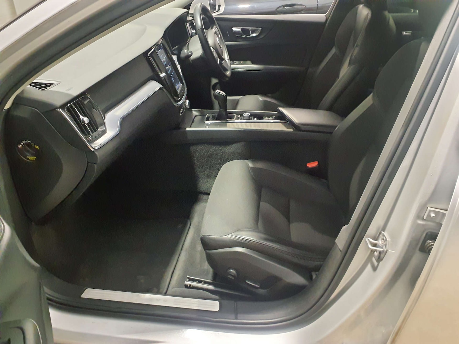 Used Volvo V60 2018 for sale - 78063305: Photo 19