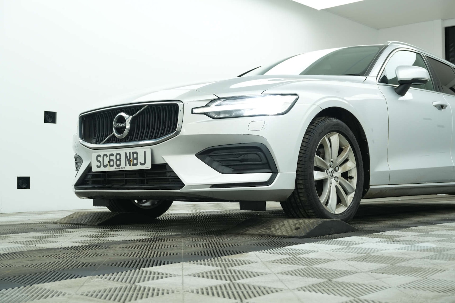 Used Volvo V60 2018 for sale - 78063305: Photo 9