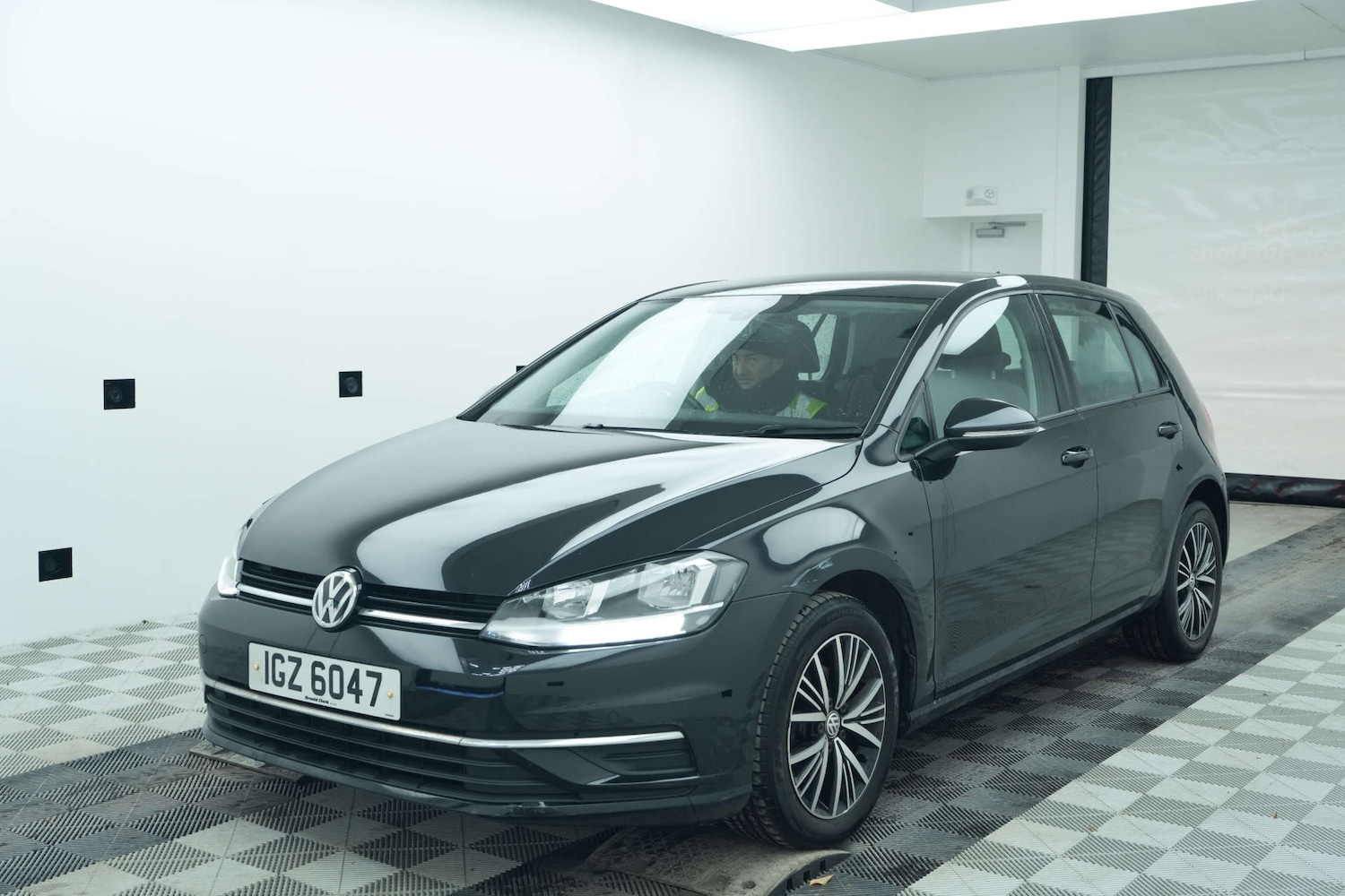 Used Volkswagen Golf 2018 for sale - 77163696: Photo 3