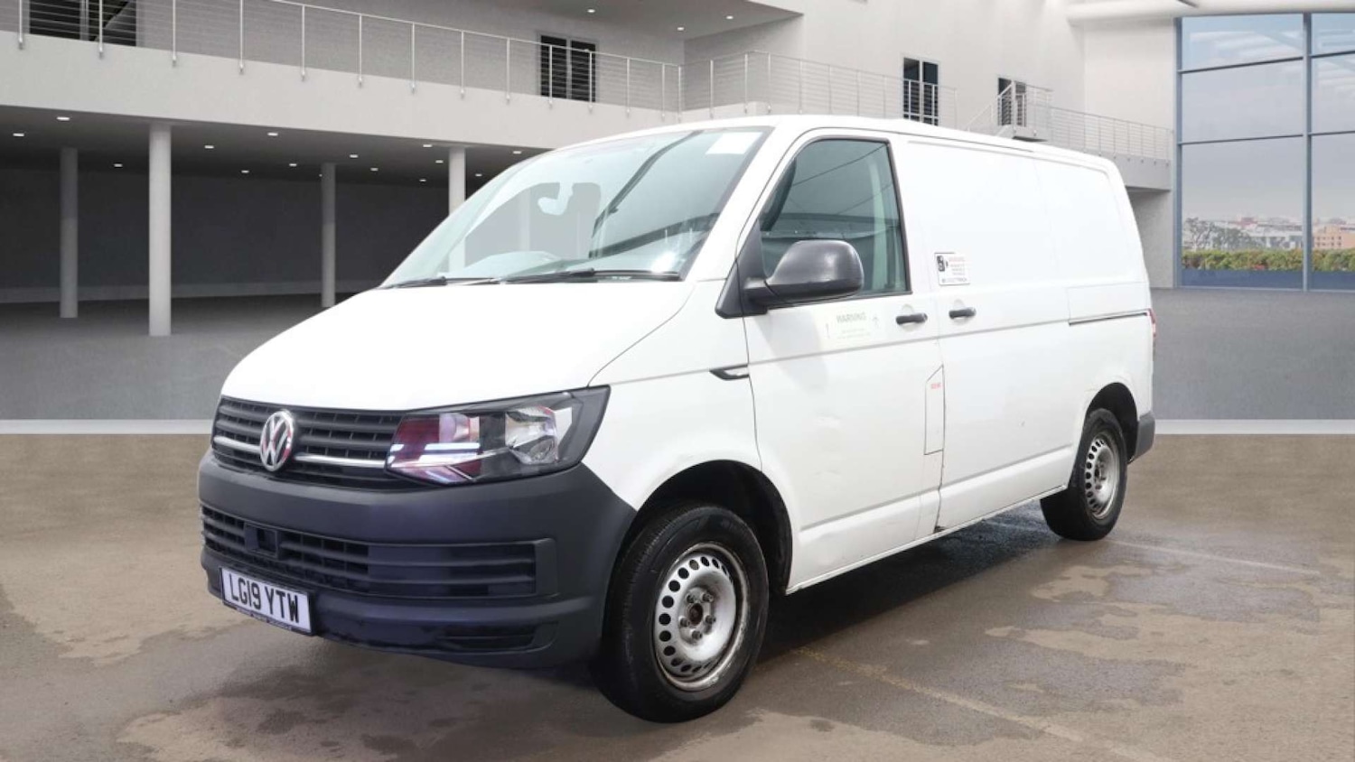 Used Volkswagen Transporter 2019 for sale - 78020624: Photo 3