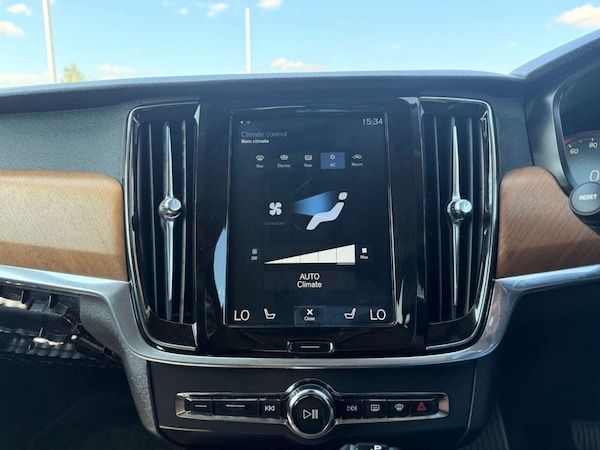 Used Volvo V90 2018 for sale - 75725863: Photo 43