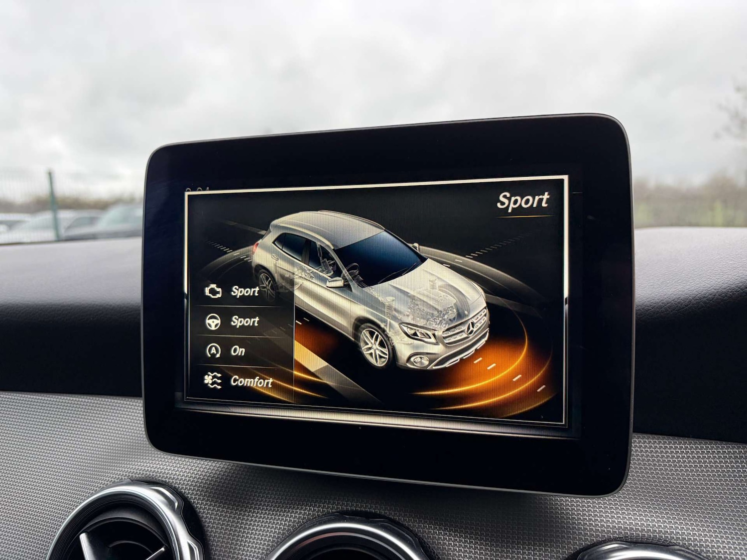 Used Mercedes-Benz GLA 2019 for sale - 76500624: Photo 54