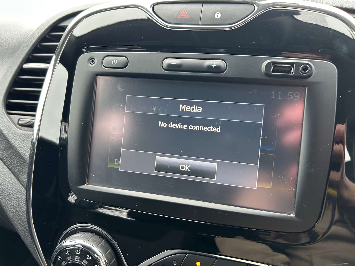 Used Renault Captur 2017 for sale - 77395376: Photo 25