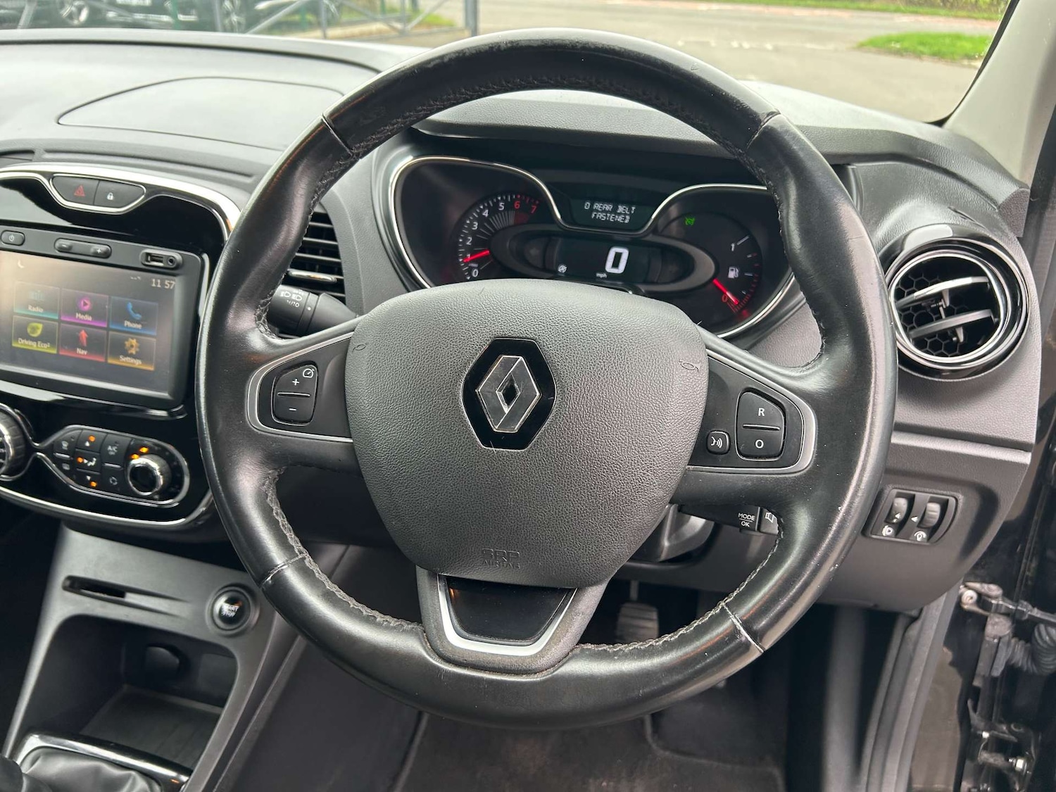 Used Renault Captur 2017 for sale - 77395376: Photo 39